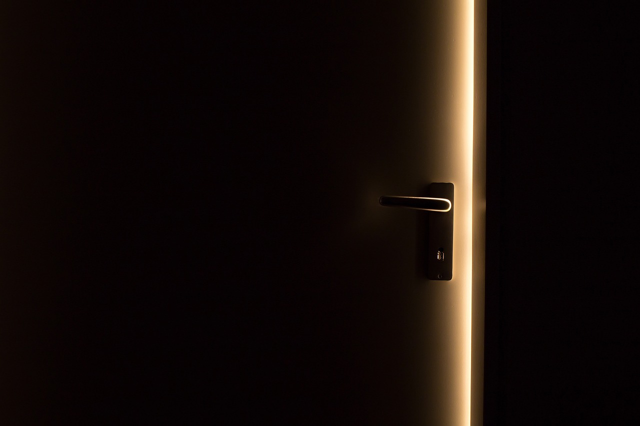 installer une porte coulissante : guide complet pour réussir votre projet installation de portes coulissantes : service professionnel pour un gain d'espace et une esthétique moderne. faites appel à nos experts pour une pose rapide et soignée.